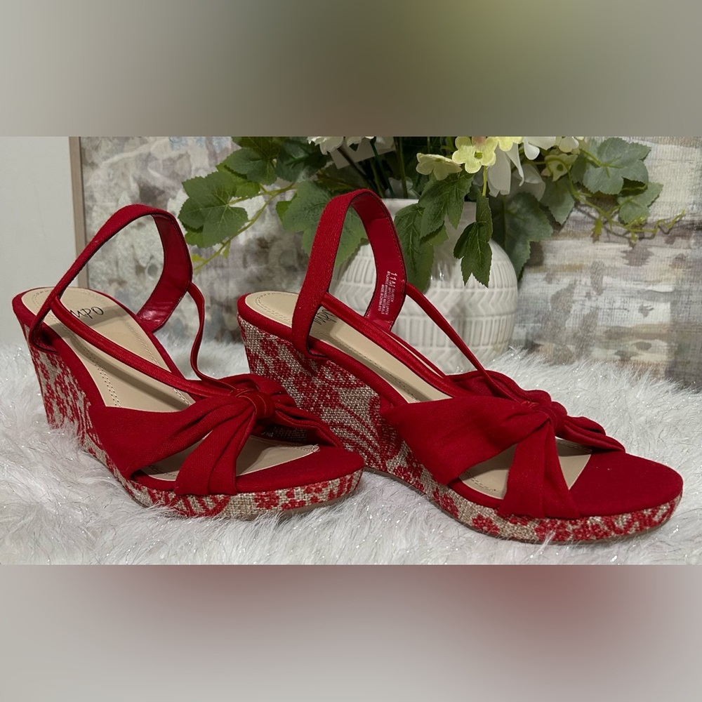 NWOT Impo Artistic expression Wedge Sandals - Red, Size 11M